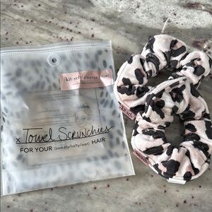 Kitsch Leopard Print Towel Scrunchies